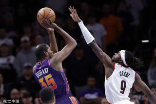 露的球员 露的球员